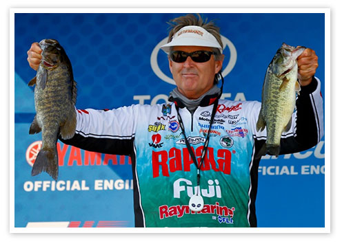 A mixed bag of smallmouth and largemouth kept me in the race.