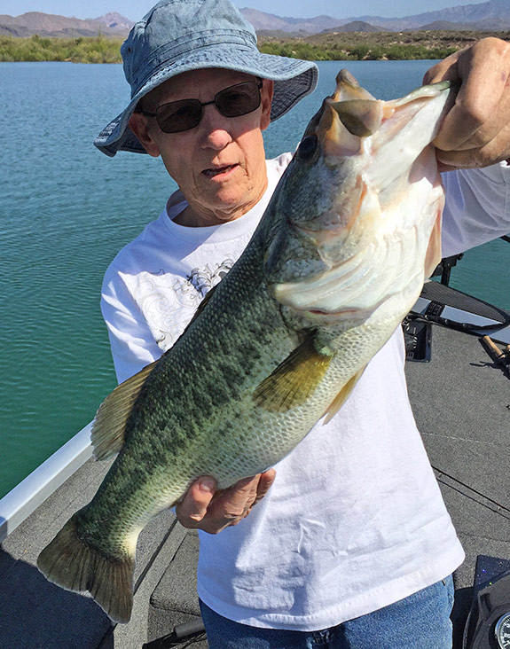 A hat like this with a wide brim all around helps the non-boater immensely. The brim blocks glare from the pole light, which can bother you even from behind when everything else is dark. It's especially bad if you wear glasses.&nbsp;