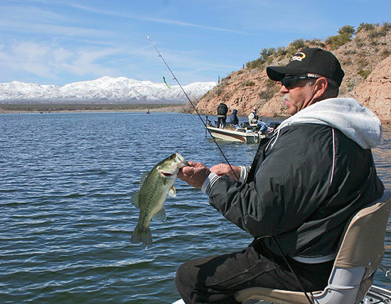 3 Old School Ways for Winter Bass Fishing