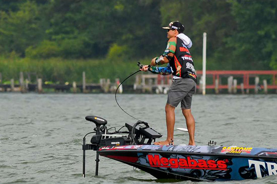 photo by Andy Crawford, courtesy of BASSMASTER.com