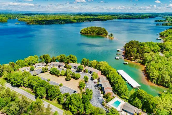 At 56,000 surface acres, Lake Hartwell offers plenty of untapped water.