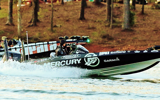 Early morning blast off on Lake Hartwell - photo by Steve Bowman, courtesy of BASSMASTER.com